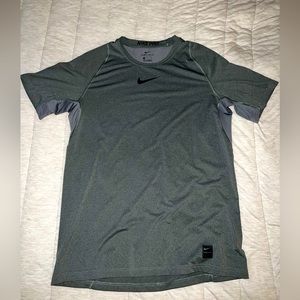 Men’s Nike Large Dri Fit Workout Shirt